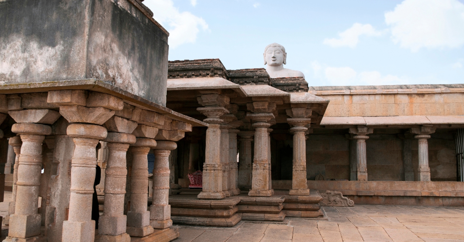 カルカラ ジャイナ教寺院 (ウドゥピ近く)